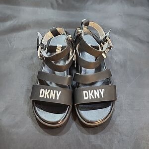 BRAND NEW DKNY BIG KIDS GLADIATOR MULTI-STRAP SANDAL